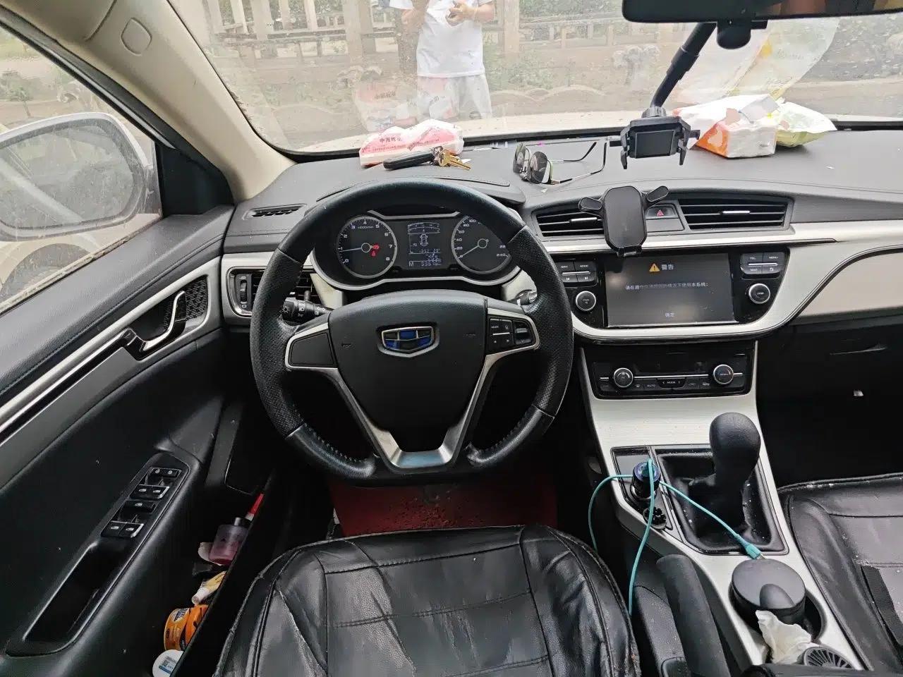 Geely Auto Emgrand GL 2017 1.8L Manual Elite Model — миниатюра 11