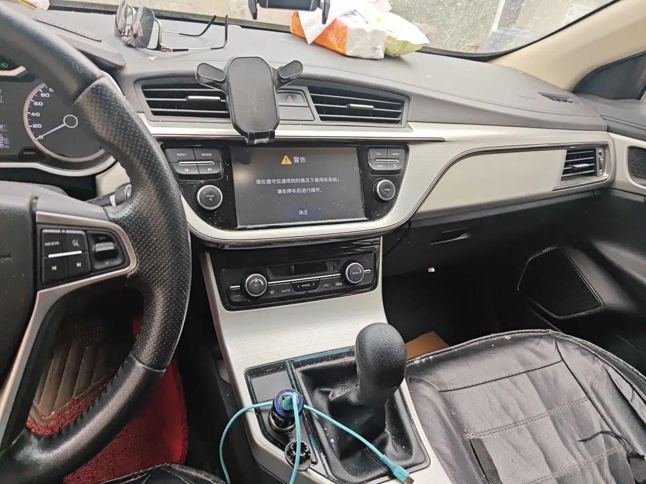 Geely Auto Emgrand GL 2017 1.8L Manual Elite Model — миниатюра 14