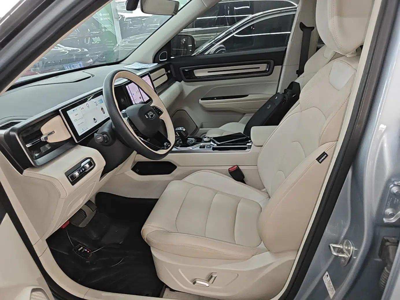 Geely Auto icon 2023 1.5TD Chocolate Smoothie Edition — миниатюра 23