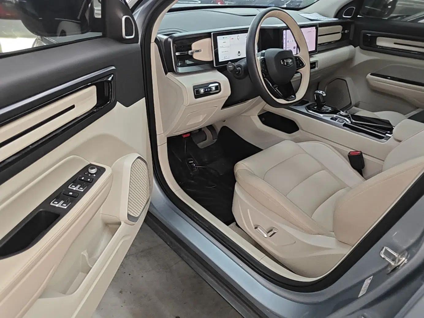 Geely Auto icon 2023 1.5TD Chocolate Smoothie Edition — миниатюра 24