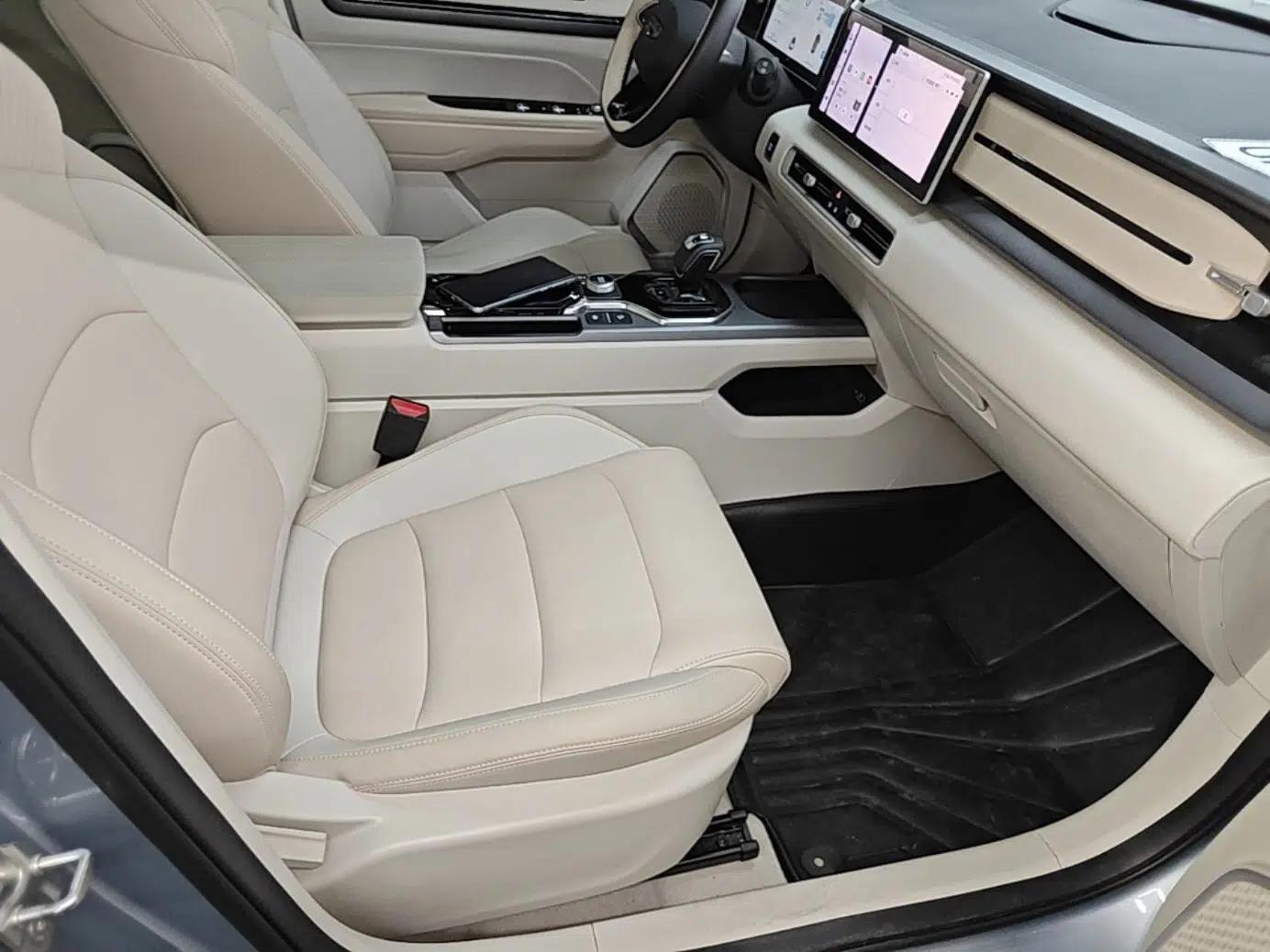 Geely Auto icon 2023 1.5TD Chocolate Smoothie Edition — миниатюра 32