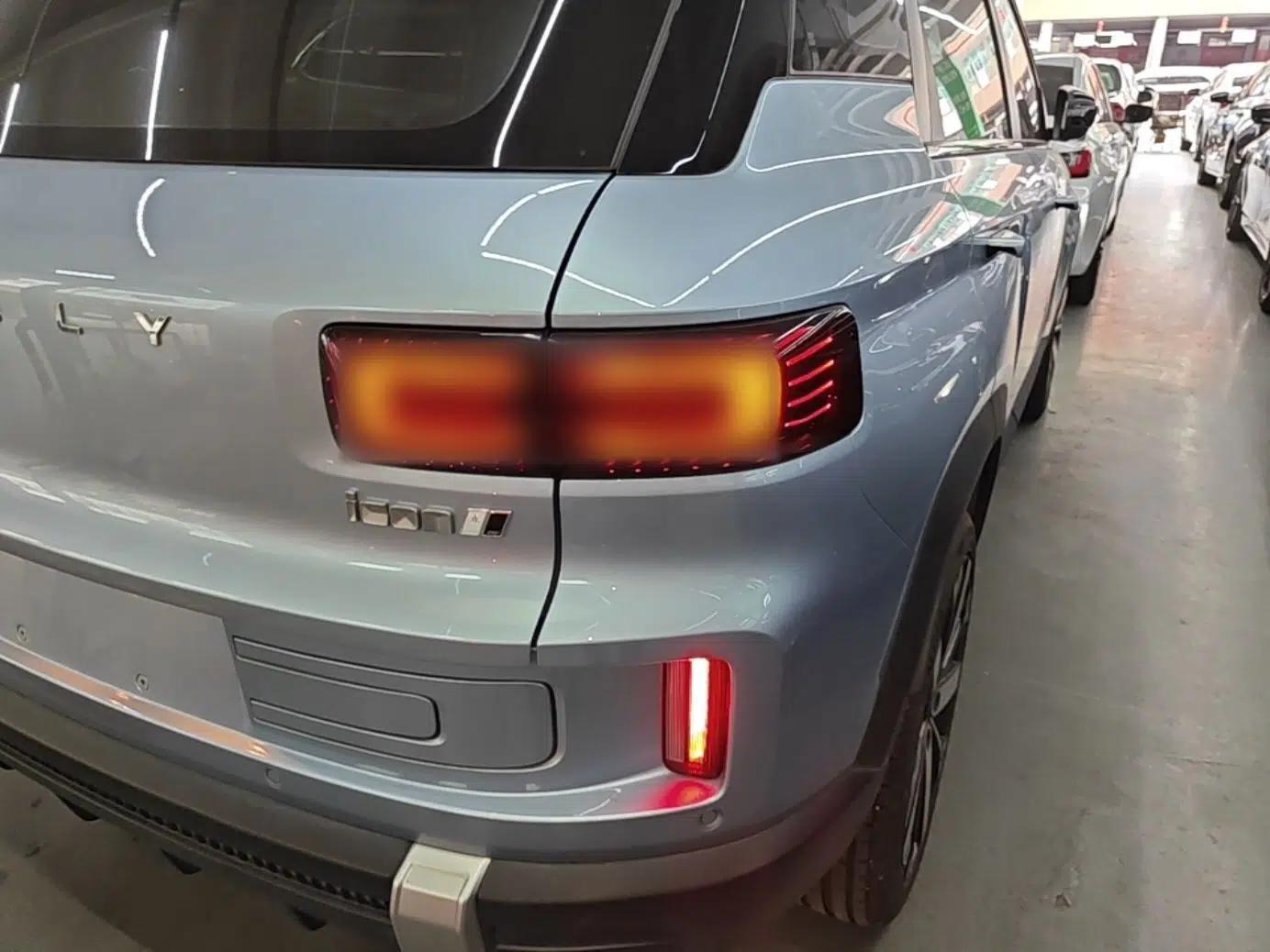 Geely Auto icon 2023 1.5TD Chocolate Smoothie Edition — миниатюра 8