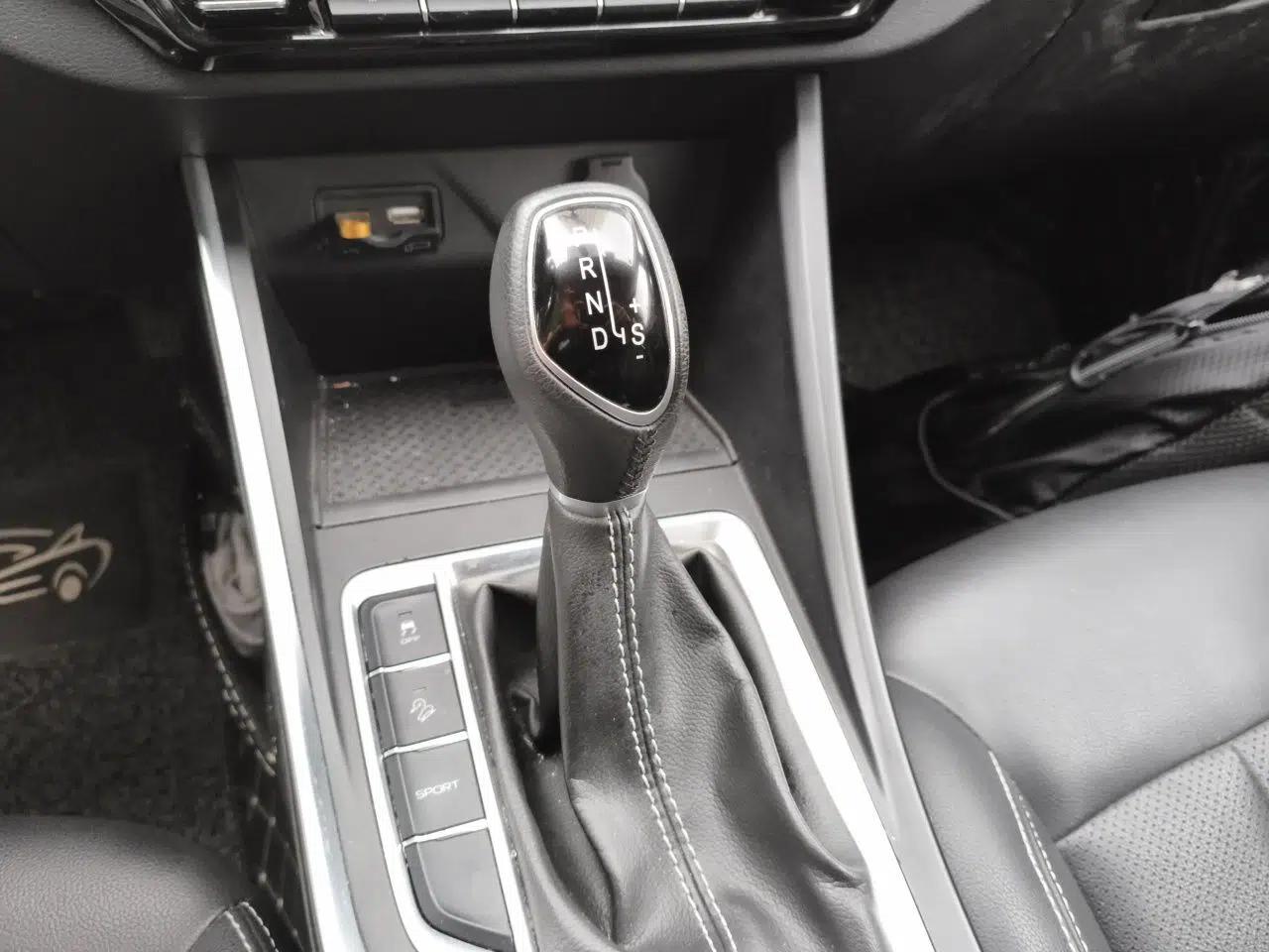 Geely Auto Vision X3 2019 Upgraded Model 1.5L CVT Prestige Version — миниатюра 11