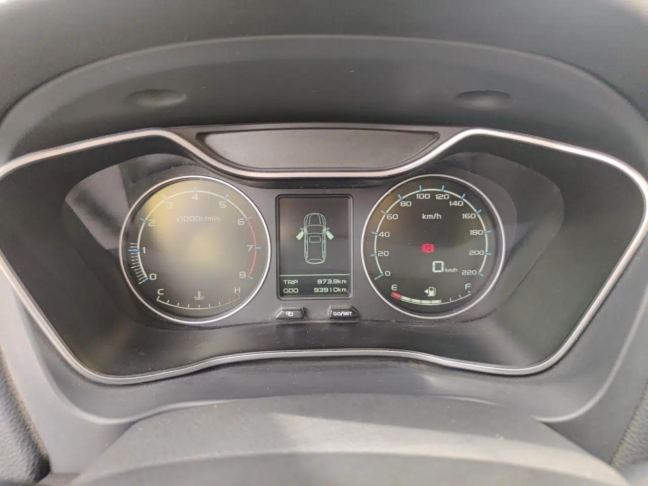 Geely Auto Vision X6 2016 1.8L Manual Luxury Model — миниатюра 12