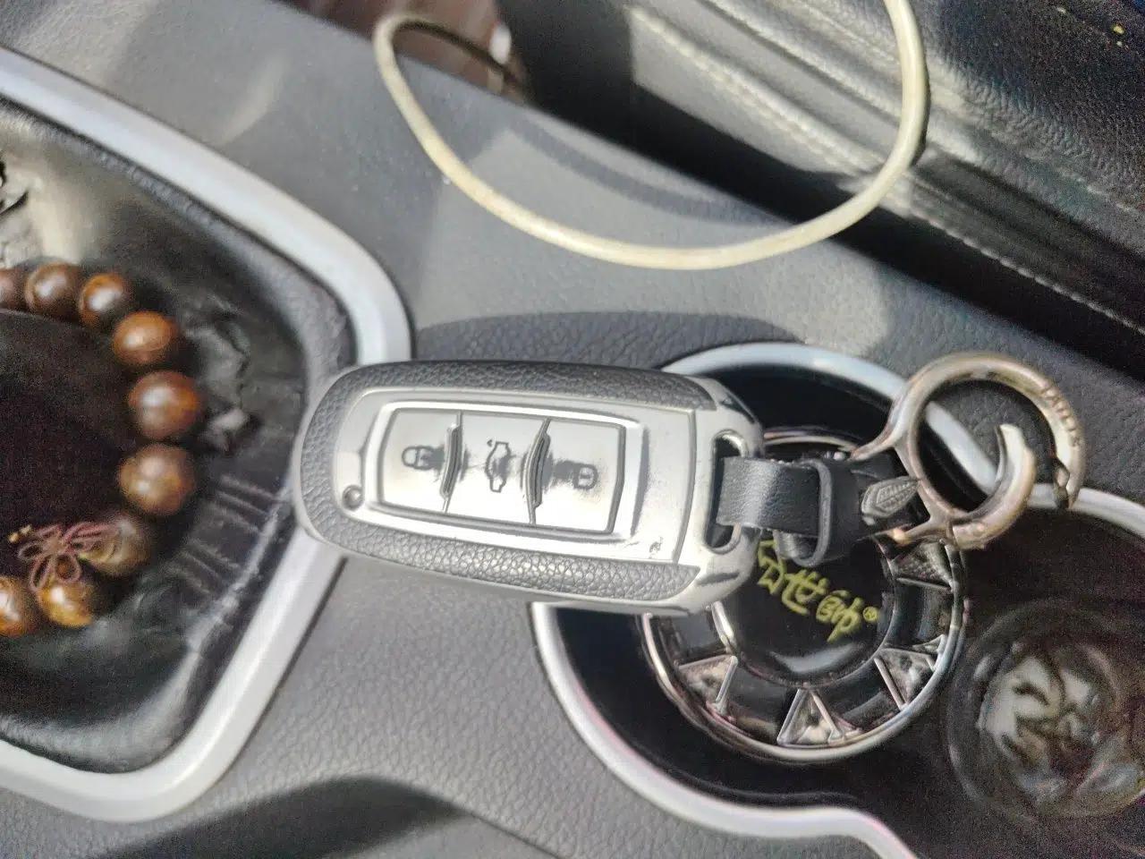 Geely Auto Vision X6 2016 1.8L Manual Luxury Model — миниатюра 9