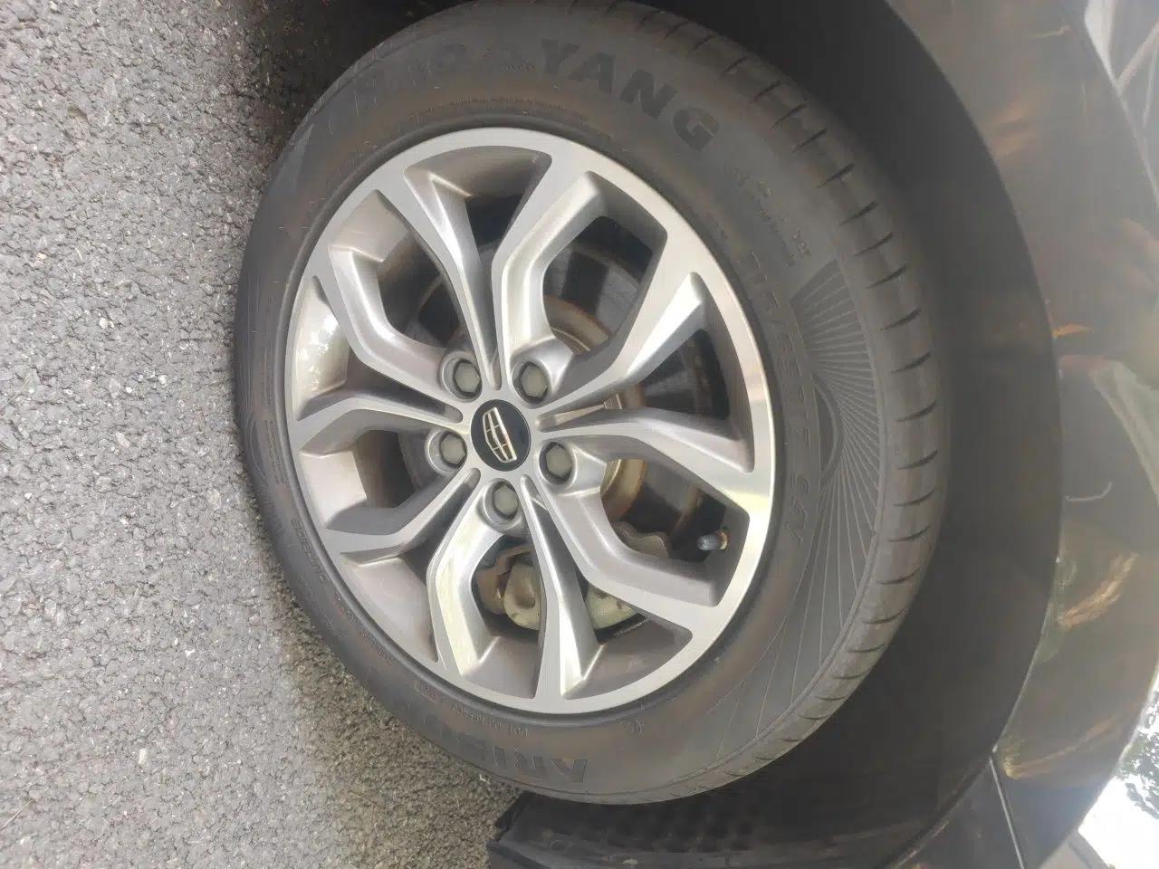 Geely Auto Emgrand GT 2016 1.8T Zunya Model — миниатюра 8