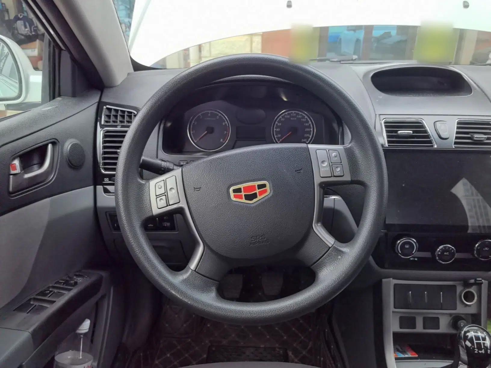 Geely Auto Classic Emgrand 2013 Sedan 1.5L Manual Entry-Level Model — миниатюра 14