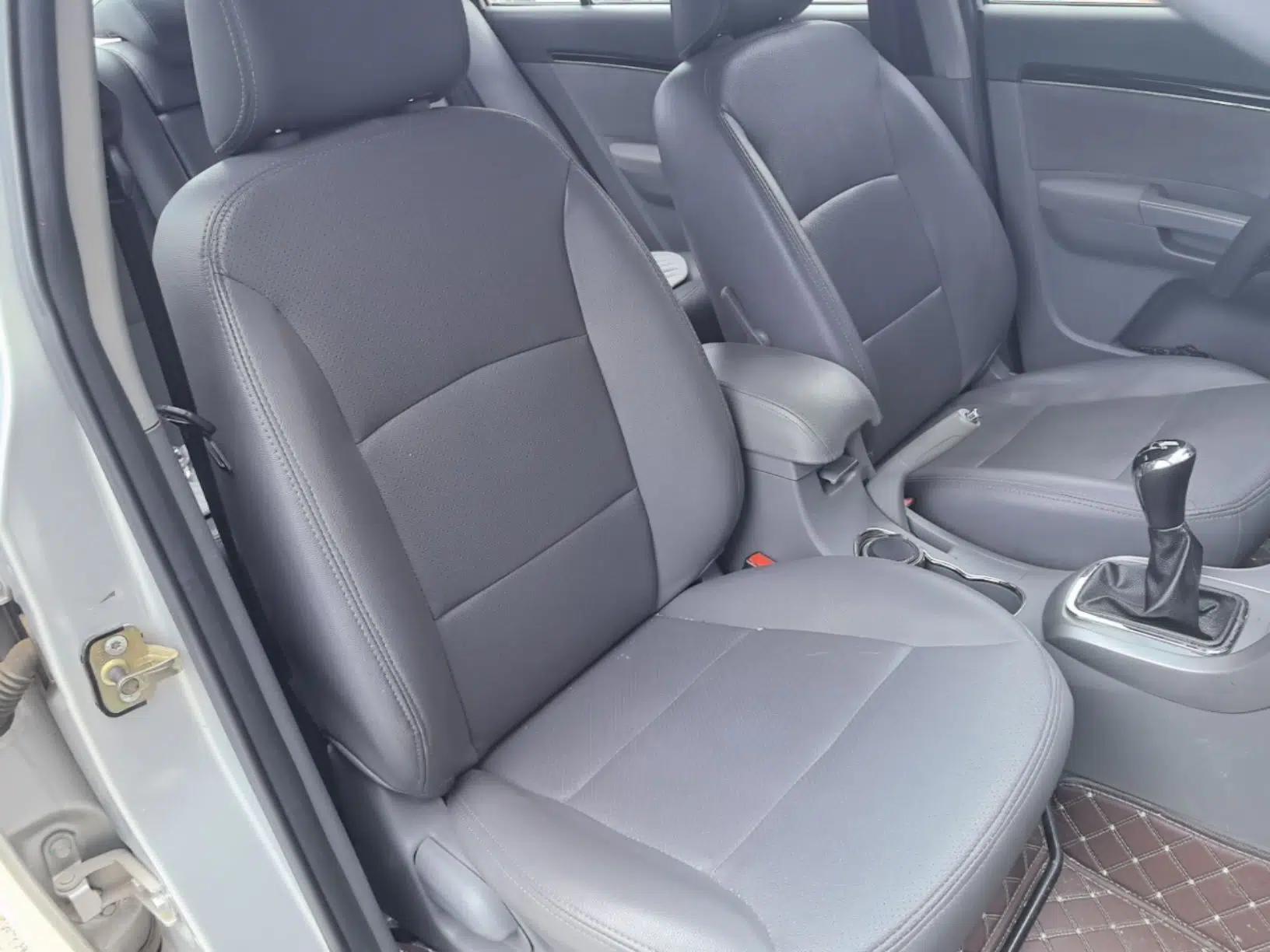 Geely Auto Classic Emgrand 2013 Sedan 1.5L Manual Entry-Level Model — миниатюра 23