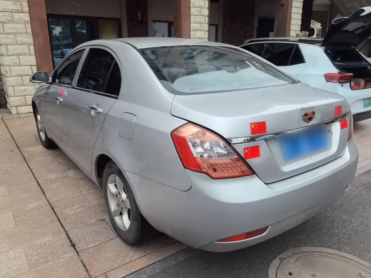 Geely Auto Classic Emgrand 2013 Sedan 1.5L Manual Entry-Level Model — миниатюра 4