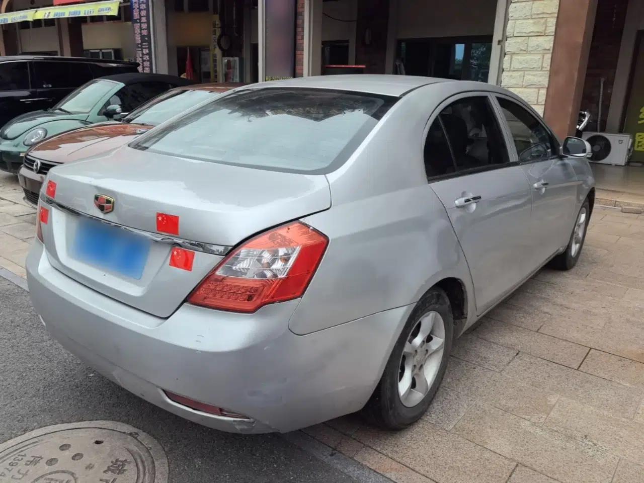 Geely Auto Classic Emgrand 2013 Sedan 1.5L Manual Entry-Level Model — миниатюра 6