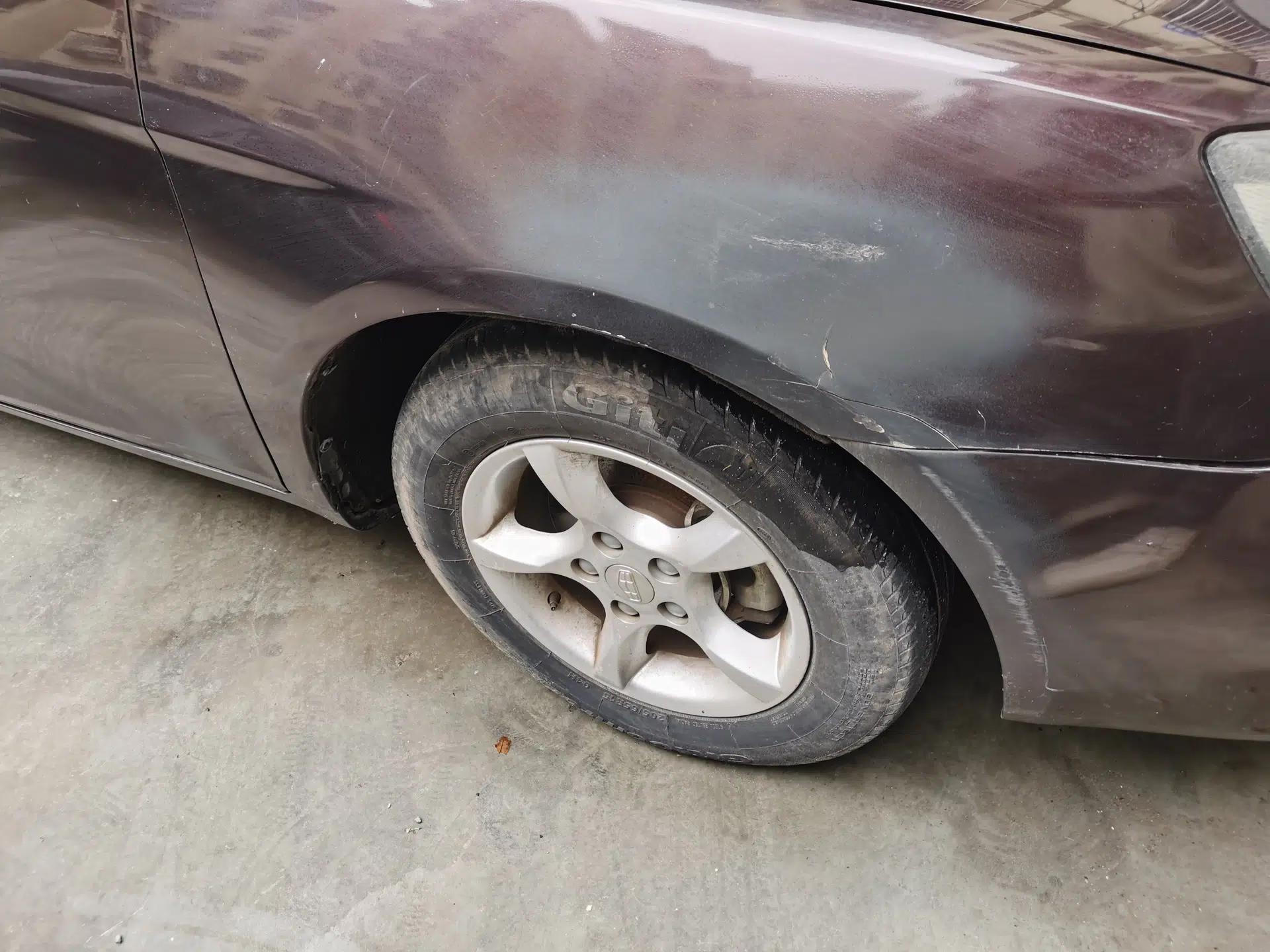 Geely Auto Classic Emgrand 2013 Sedan 1.5L Manual Entry-Level Model — миниатюра 8