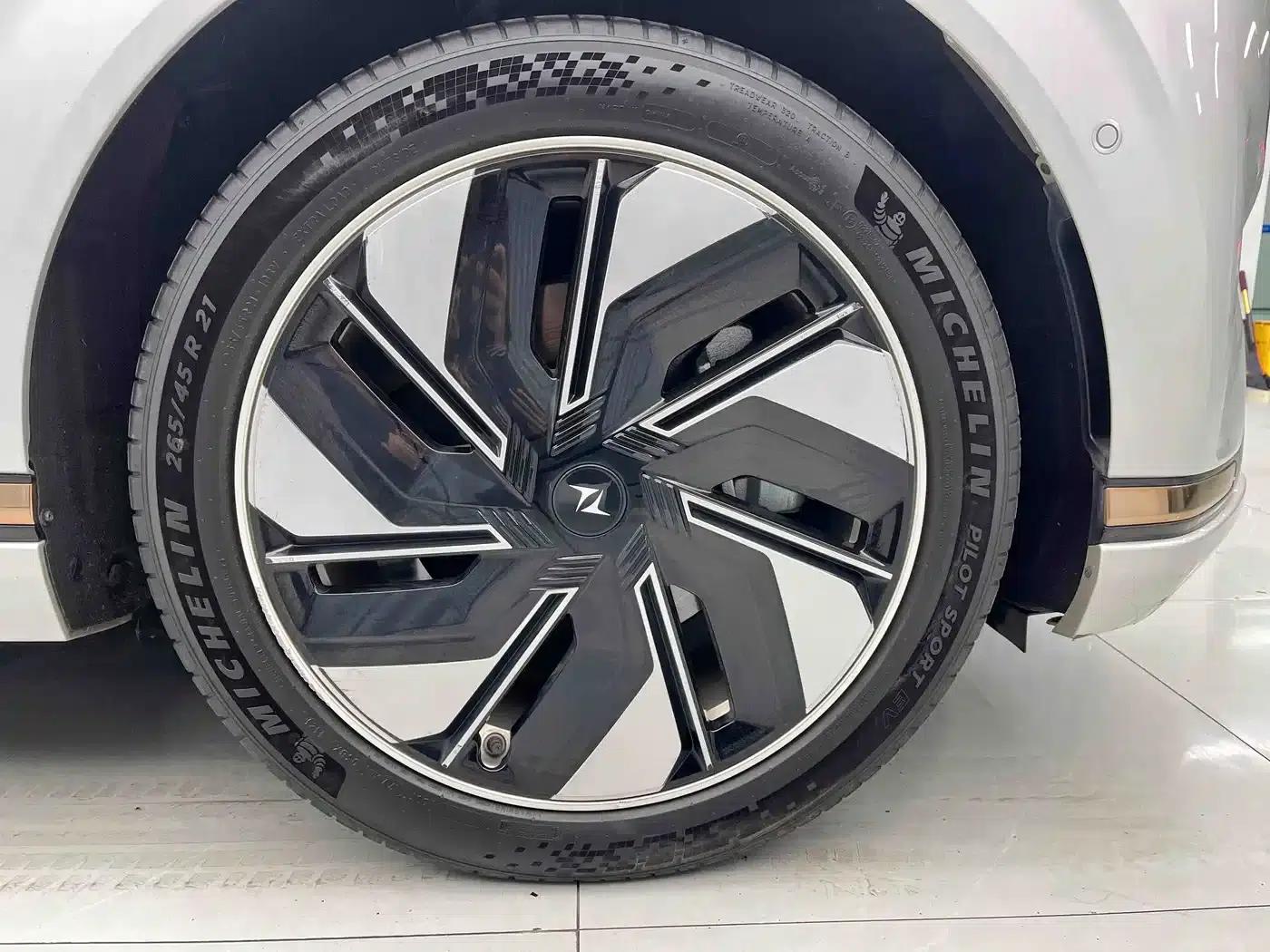 eπ008 2025 Model 210Ultra Extended Range Version 5-Seater — миниатюра 8