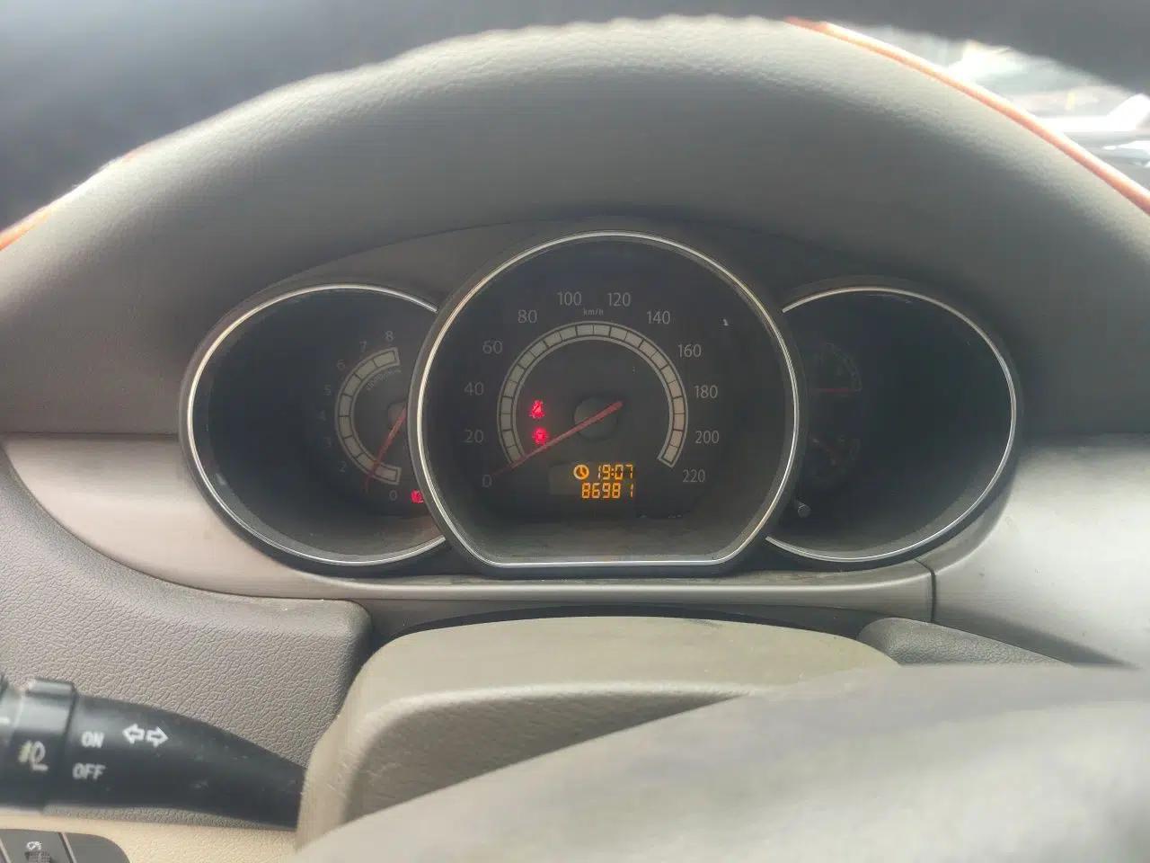 JAC Group Heyue 2012 1.5L Manual Luxury Version — миниатюра 12