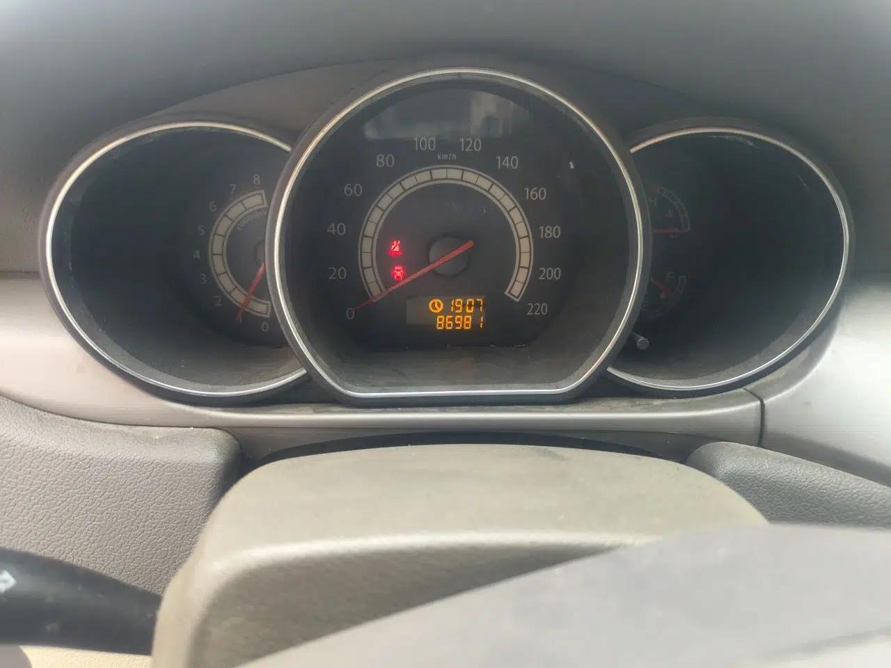 JAC Group Heyue 2012 1.5L Manual Luxury Version — миниатюра 13