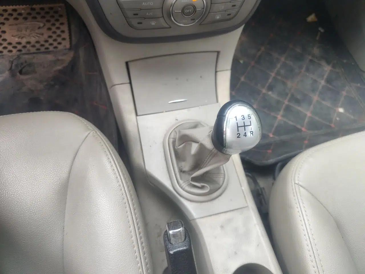 JAC Group Heyue 2012 1.5L Manual Luxury Version — миниатюра 15
