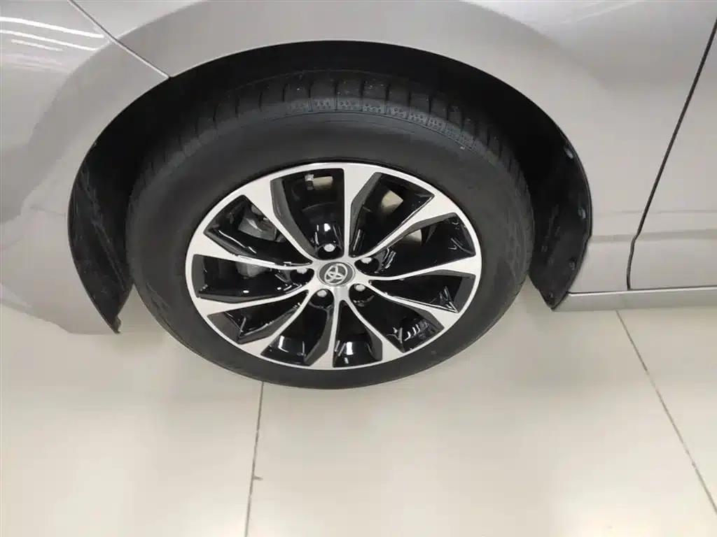 2022 Toyota Avalon Hybrid 2.5L Luxury Edition — миниатюра 23