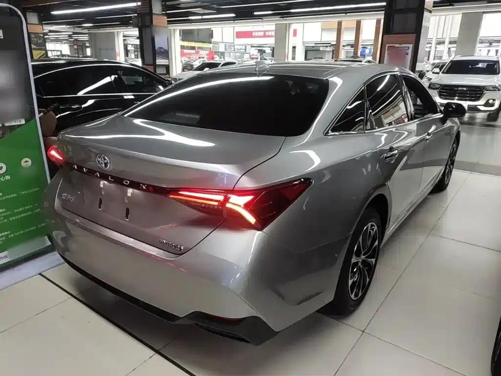 2022 Toyota Avalon Hybrid 2.5L Luxury Edition — миниатюра 7