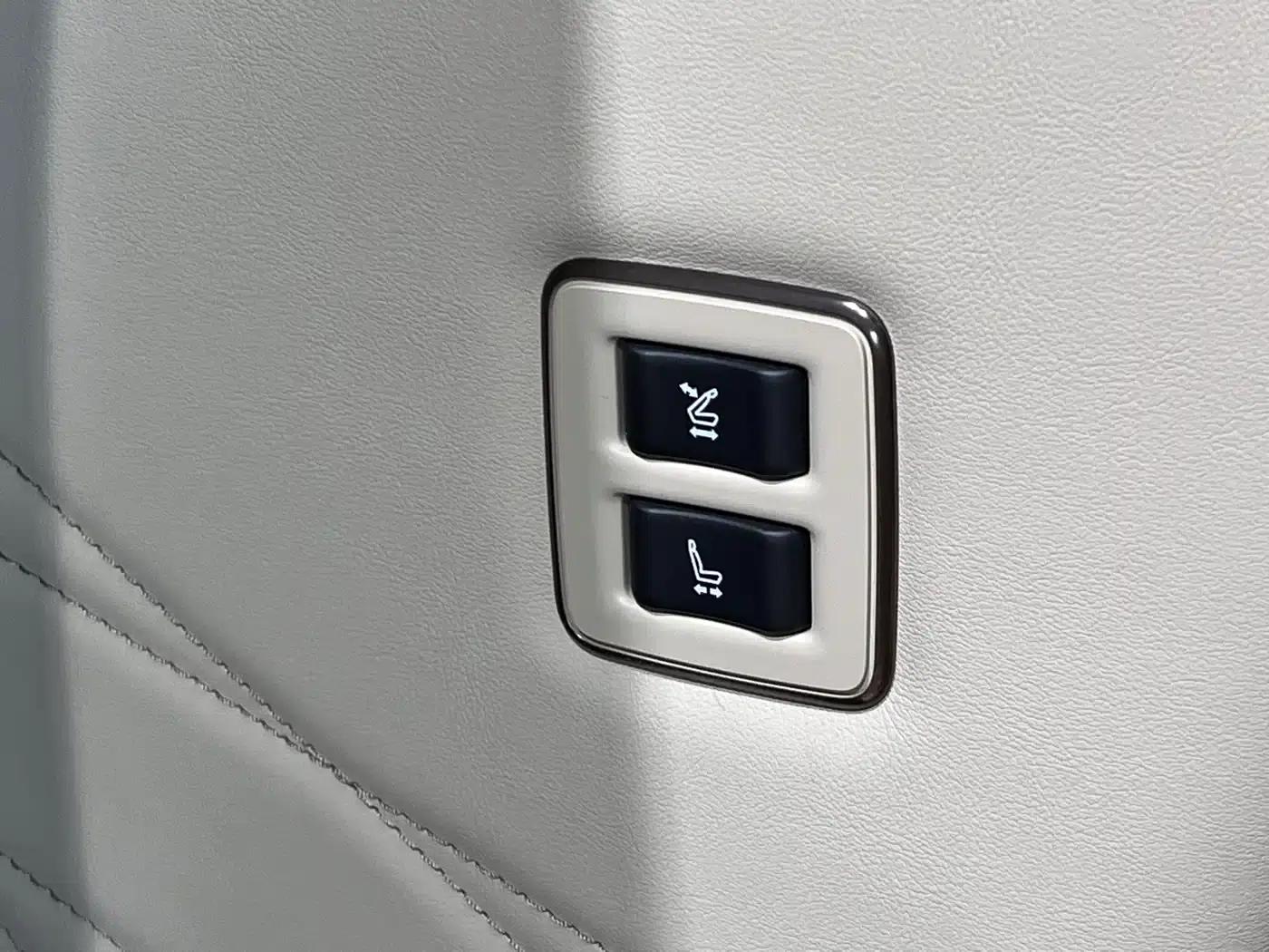 2024 Alphard Crown Hybrid 2.5L Supreme Edition — миниатюра 13