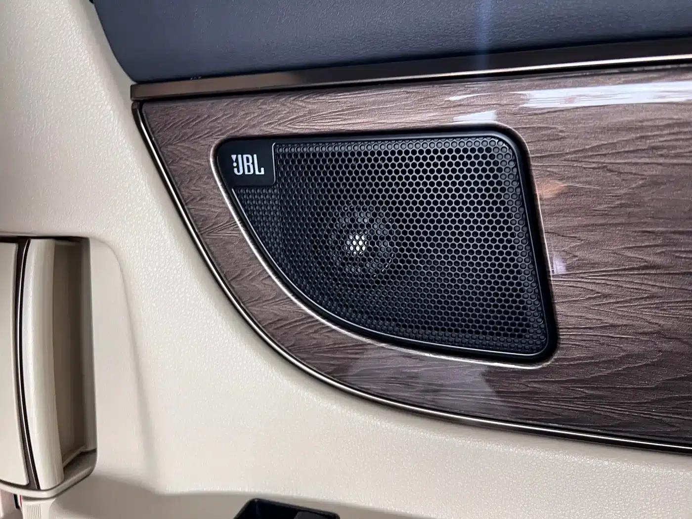 2024 Alphard Crown Hybrid 2.5L Supreme Edition — миниатюра 29