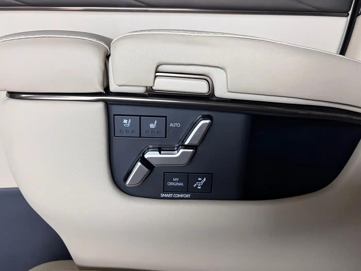 2024 Alphard Crown Hybrid 2.5L Supreme Edition — миниатюра 31