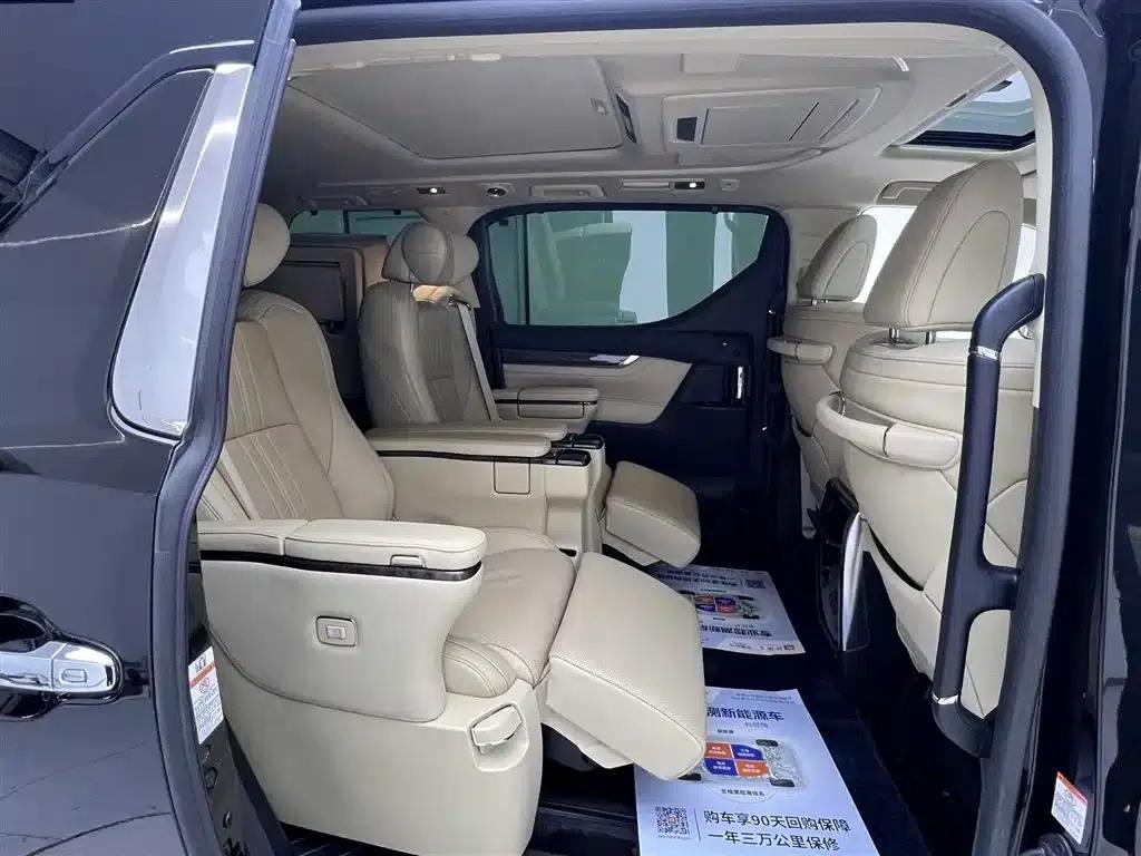 2019 Alphard Hybrid 2.5L HV Premium Edition — миниатюра 7