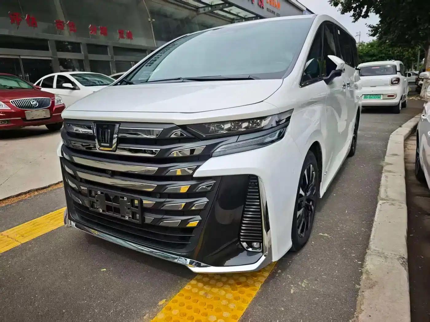 2024 Alphard Crown Hybrid 2.5L Supreme Executive Edition — миниатюра 1