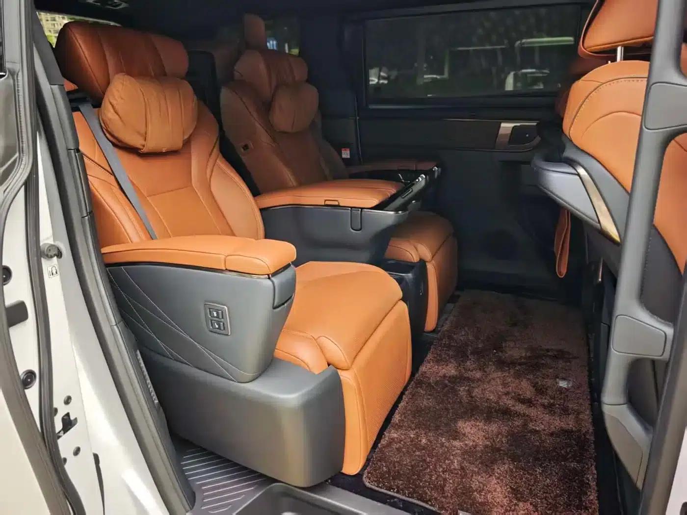 2024 Alphard Crown Hybrid 2.5L Supreme Executive Edition — миниатюра 4