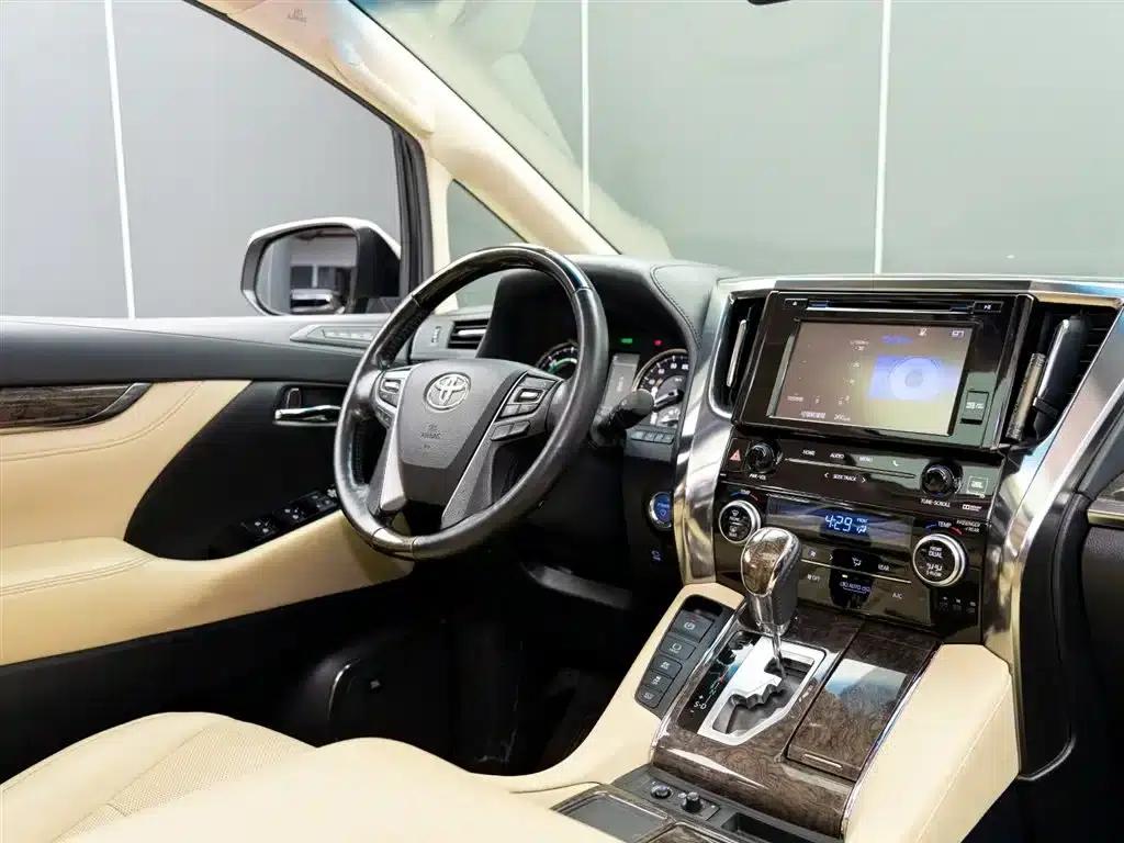 2019 Alphard Hybrid 2.5L HV Premium Edition — миниатюра 11