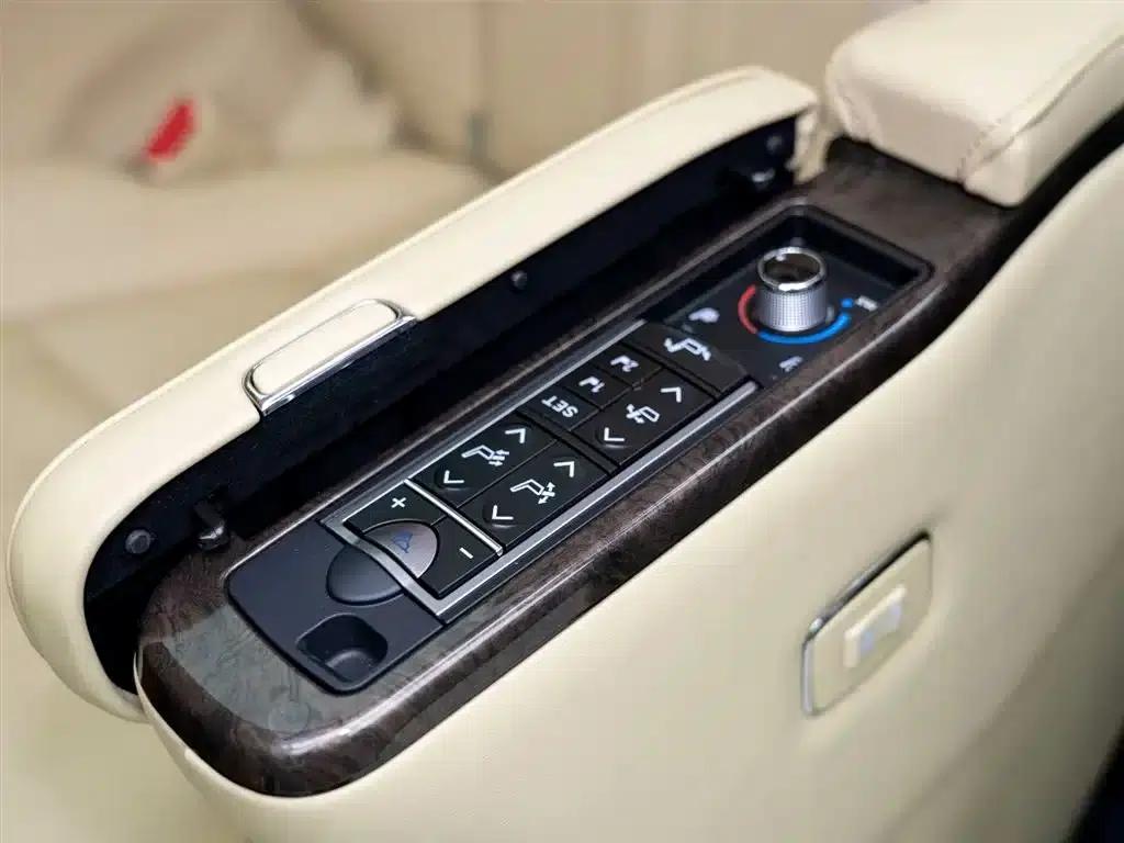 2019 Alphard Hybrid 2.5L HV Premium Edition — миниатюра 8