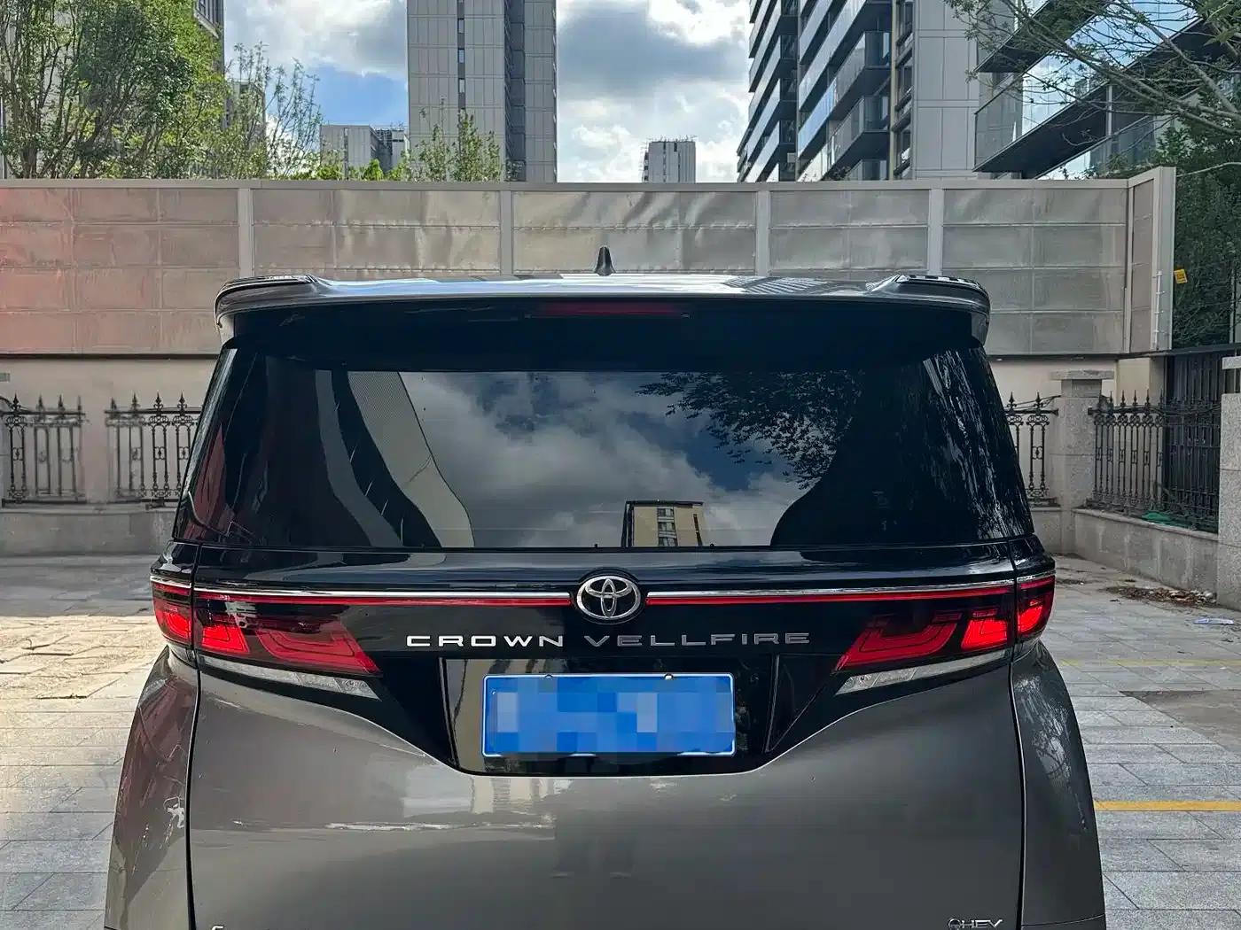 2024 Alphard Crown Hybrid 2.5L Supreme Executive Edition — миниатюра 14