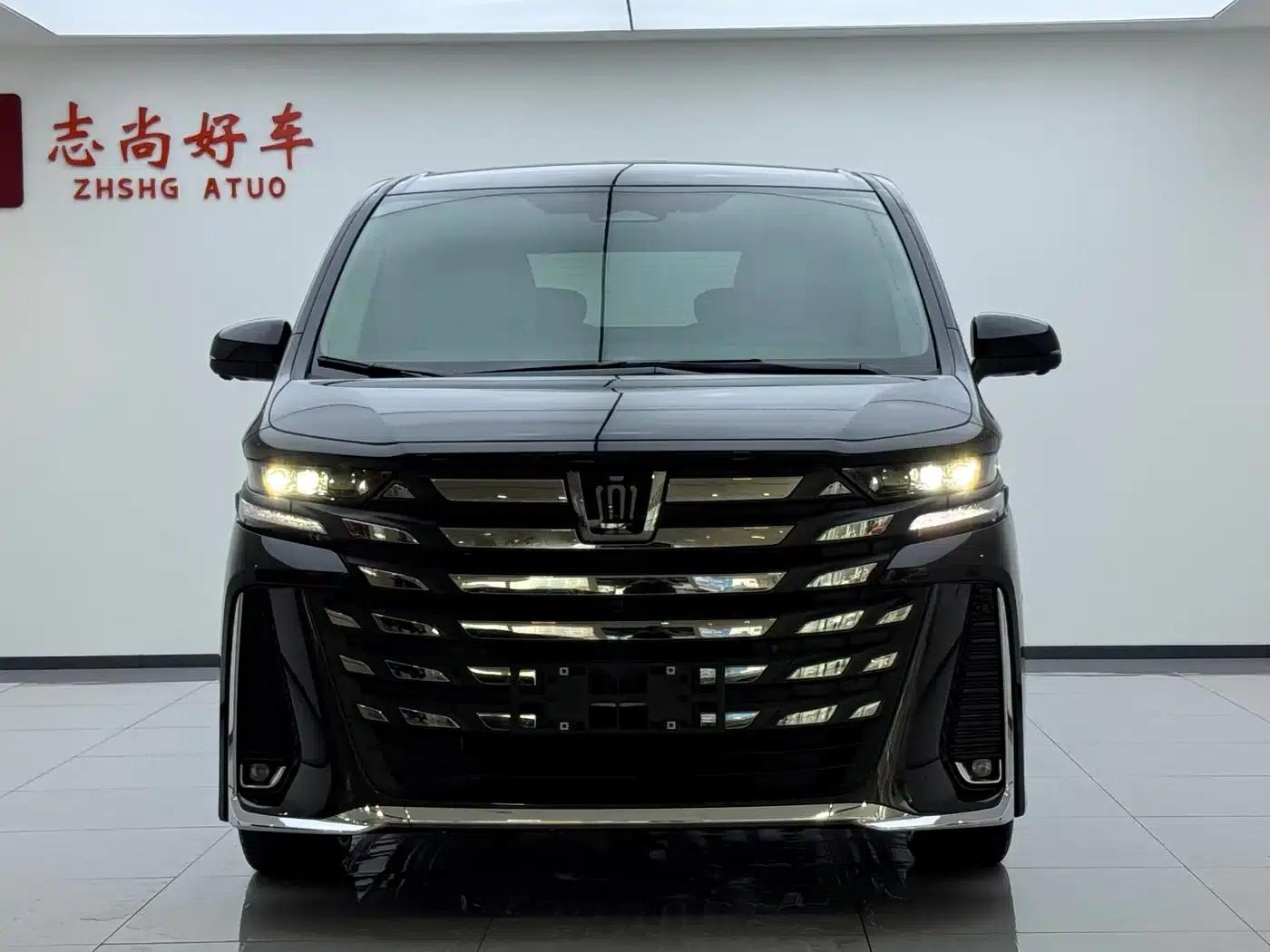 2024 Alphard Crown Hybrid 2.5L Supreme Executive Edition — миниатюра 2