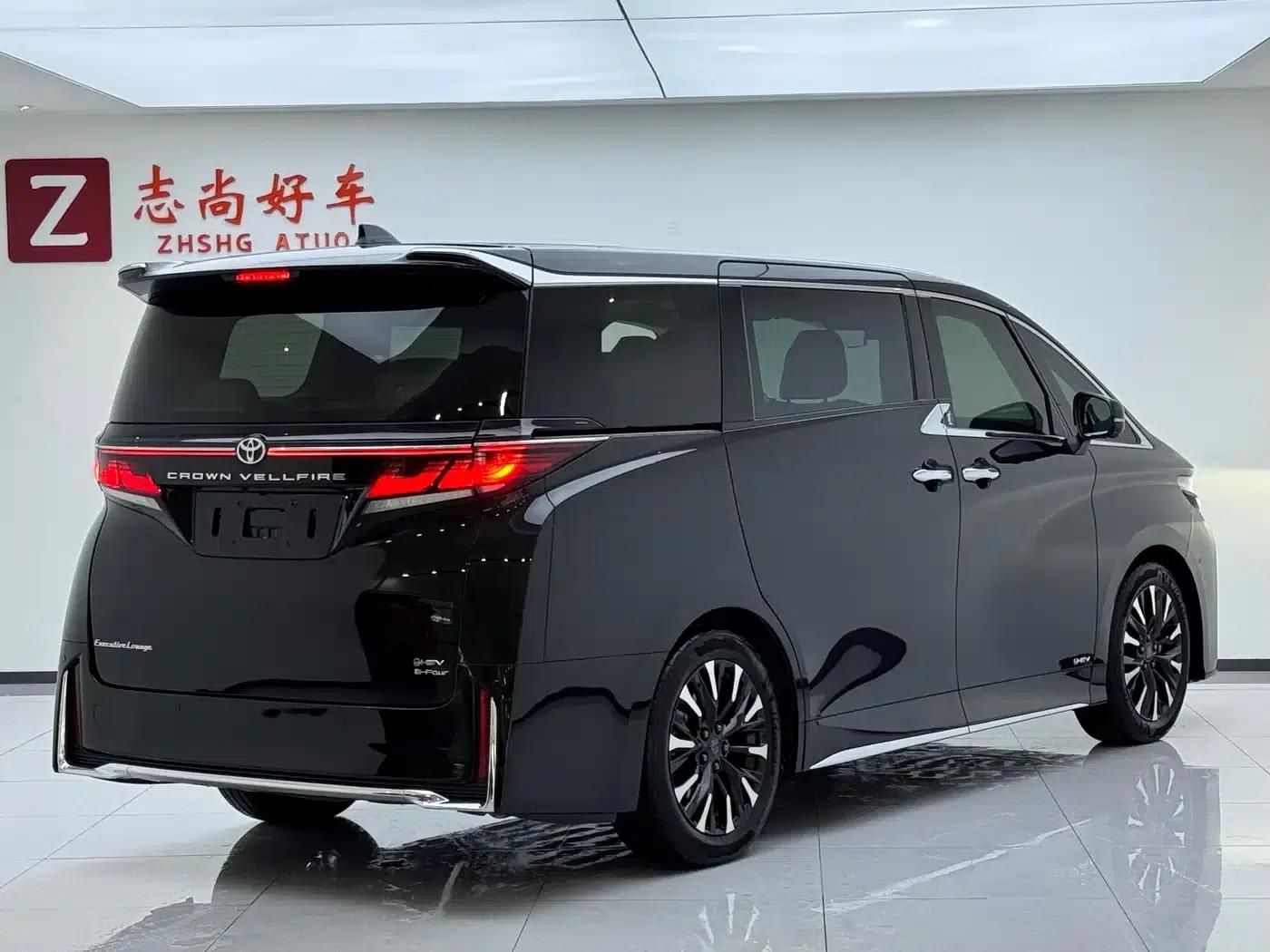 2024 Alphard Crown Hybrid 2.5L Supreme Executive Edition — миниатюра 12