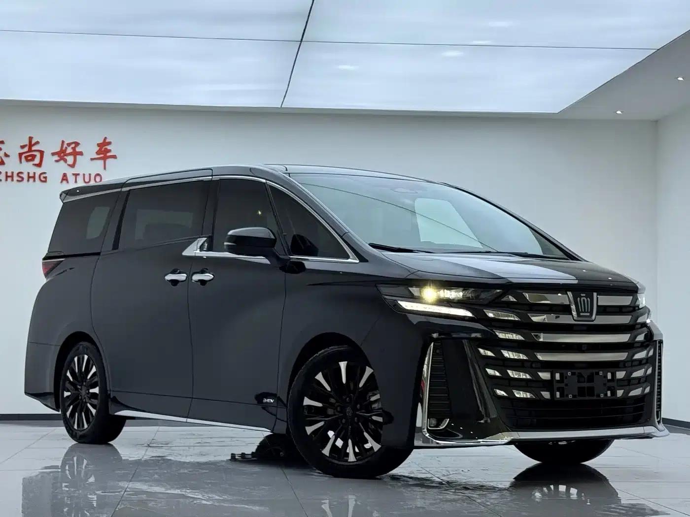 2024 Alphard Crown Hybrid 2.5L Supreme Executive Edition — миниатюра 3