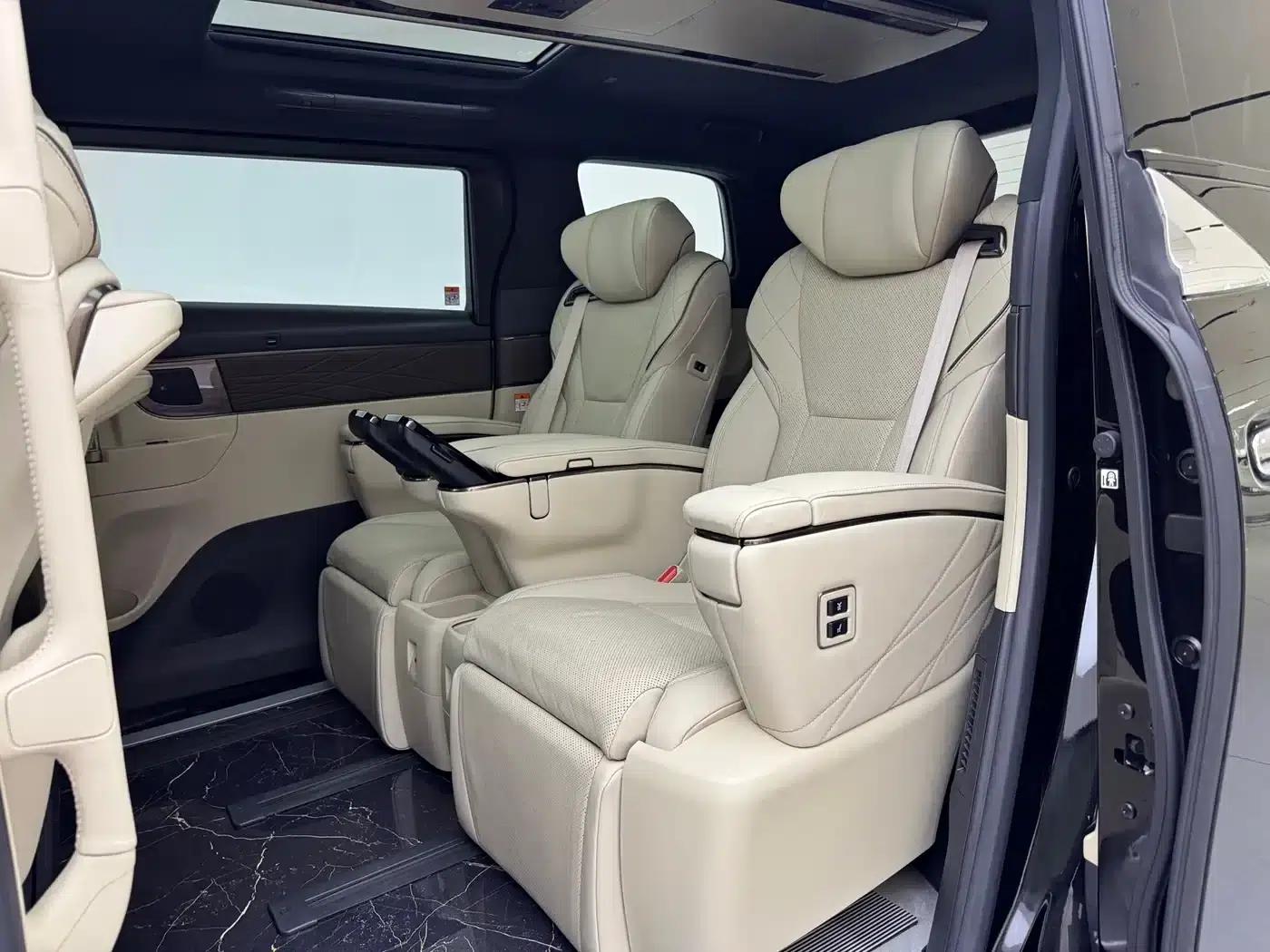 2024 Alphard Crown Hybrid 2.5L Supreme Executive Edition — миниатюра 5