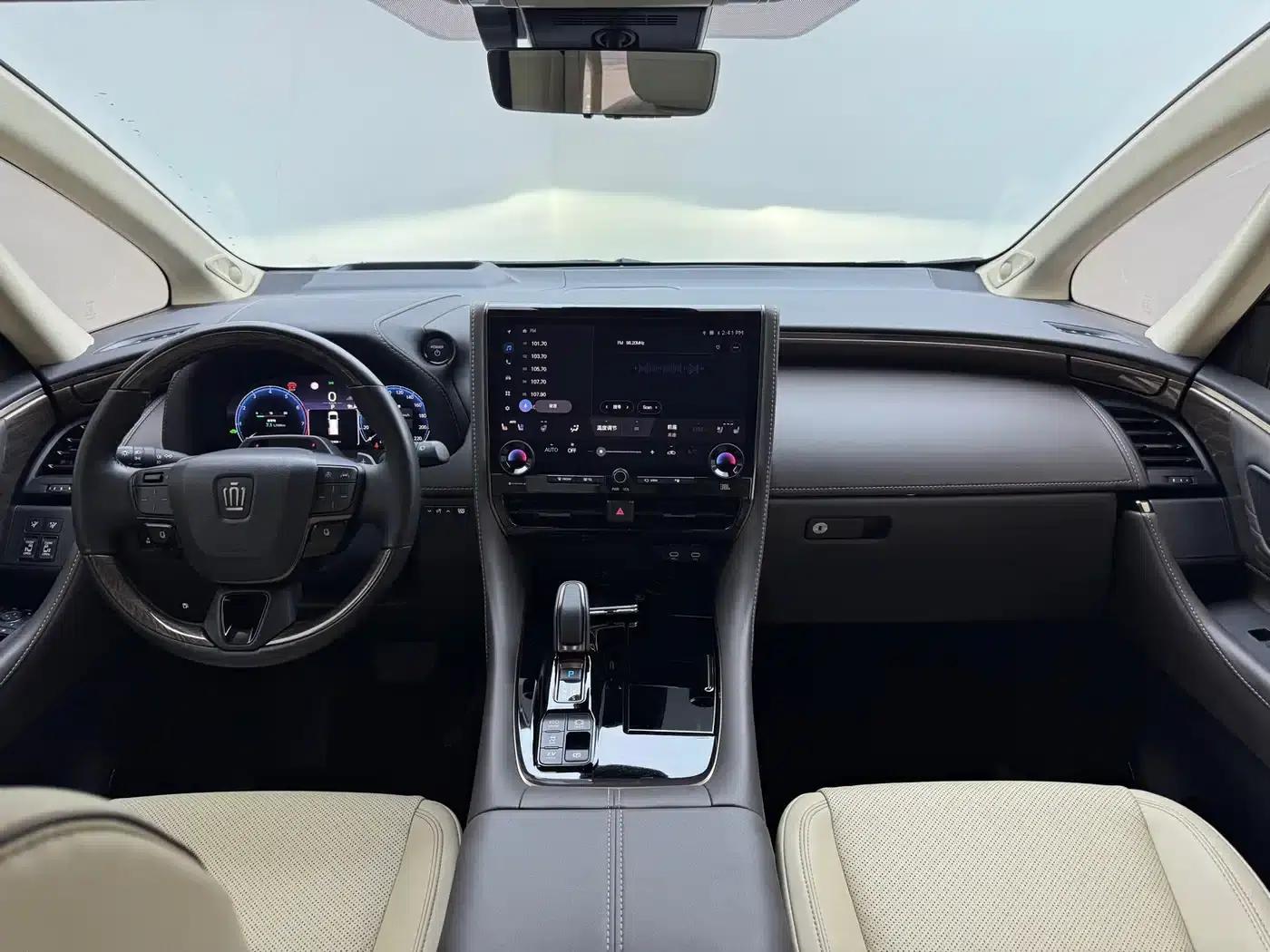 2024 Alphard Crown Hybrid 2.5L Supreme Executive Edition — миниатюра 8