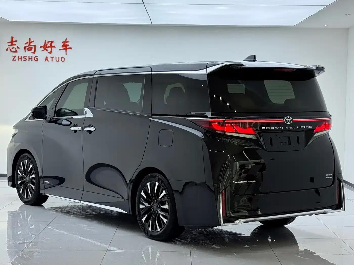 2024 Alphard Crown Hybrid 2.5L Supreme Executive Edition — миниатюра 10