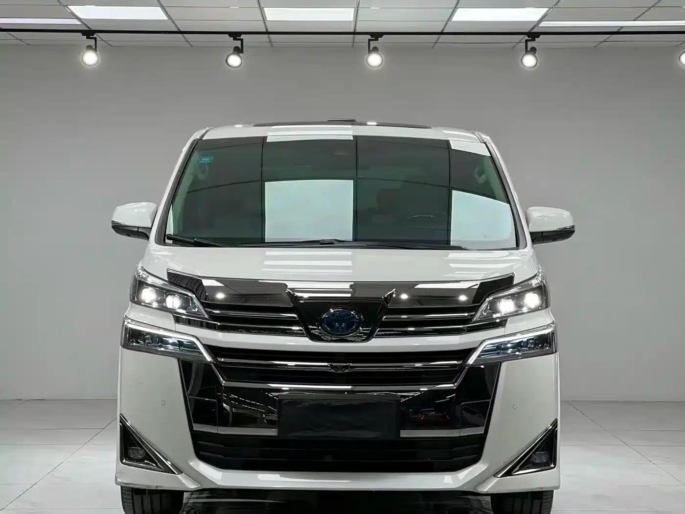 2019 Alphard Hybrid 2.5L HV Luxury Edition — миниатюра 1