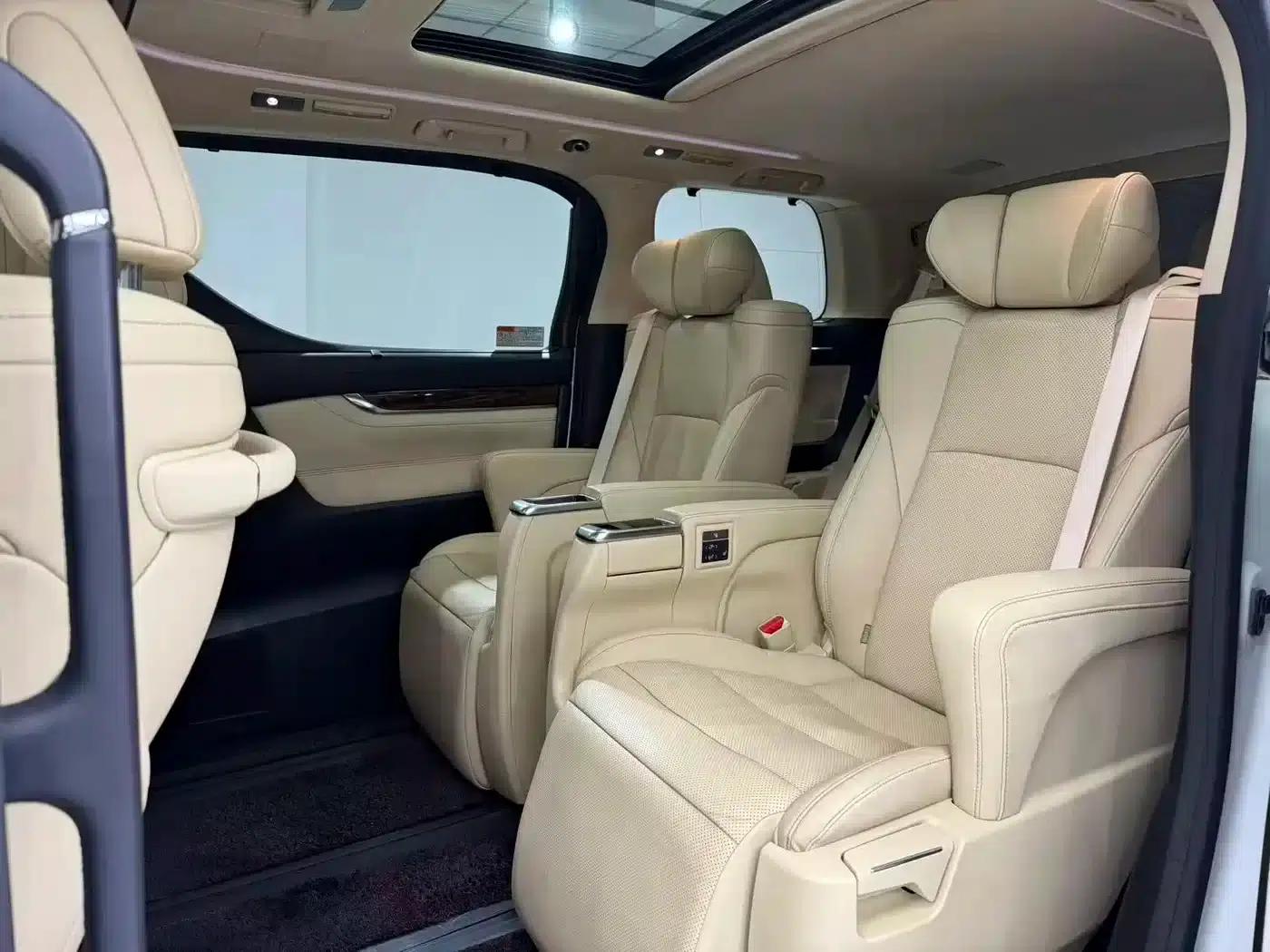 2019 Alphard Hybrid 2.5L HV Luxury Edition — миниатюра 5