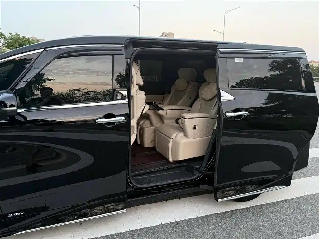 2023 Alphard Crown Hybrid 2.5L HV Premium Edition — миниатюра 3