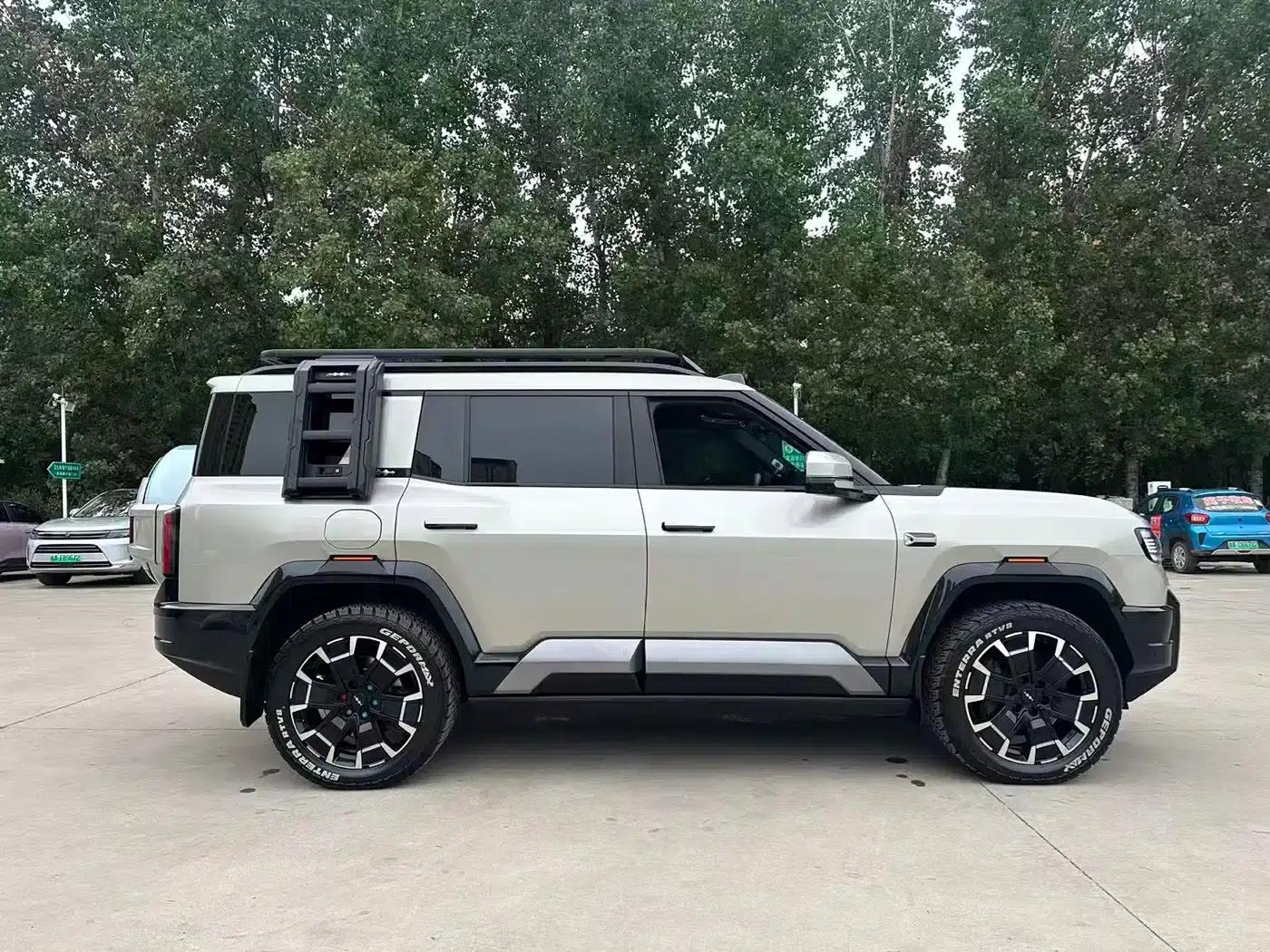 Leopard 8 2025 Smart & Brave Flagship Edition 6-seater — миниатюра 4
