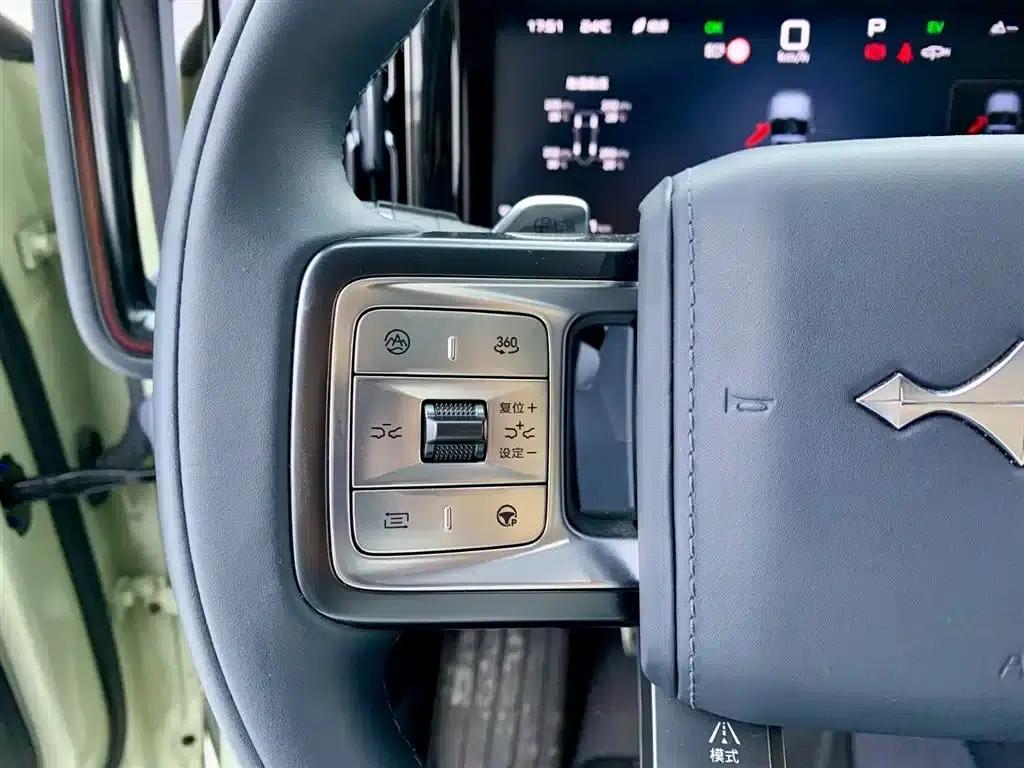 Leopard 5 2025 Model Cloud Carriage Laser Qiankun Intelligent Driving Edition — миниатюра 19