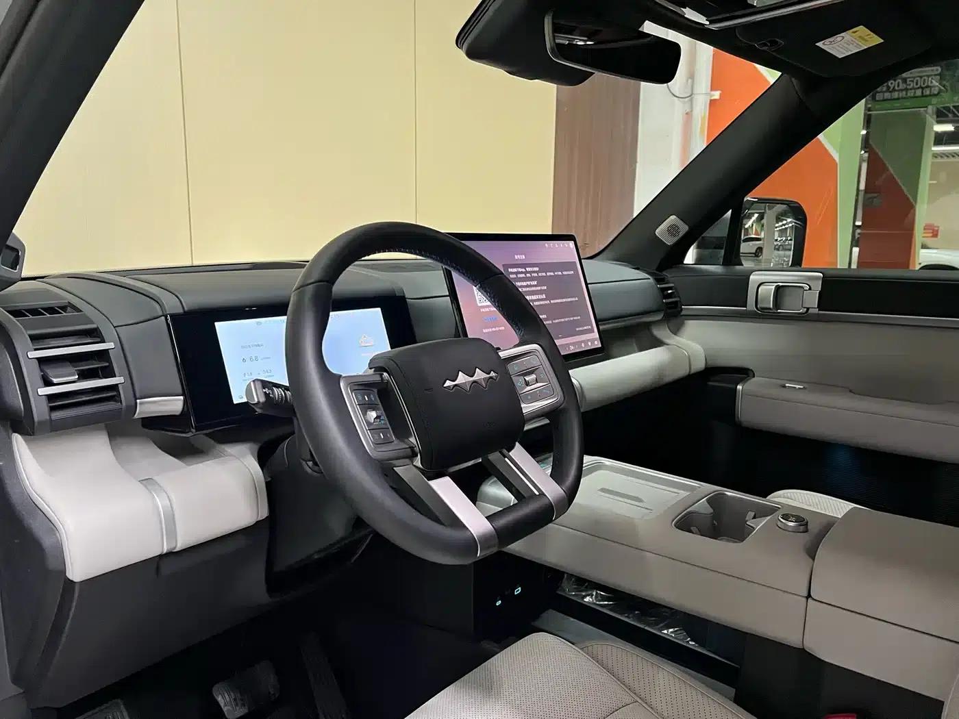 Titanium 7 2025 Model 190KM 4WD Ultra Edition — миниатюра 7