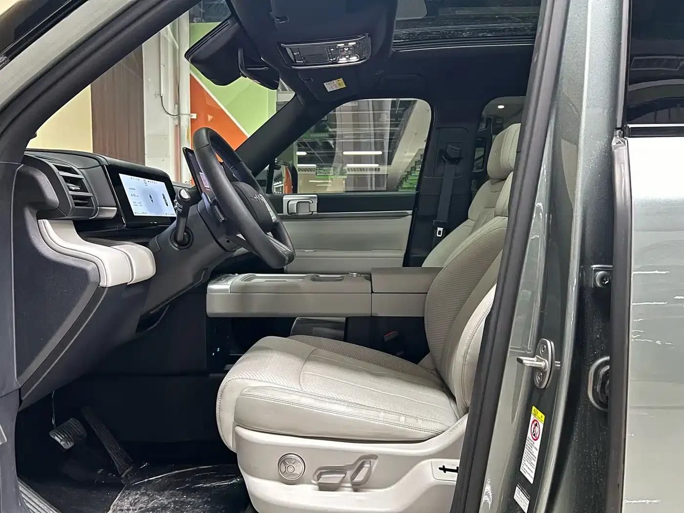 Titanium 7 2025 Model 190KM 4WD Ultra Edition — миниатюра 8