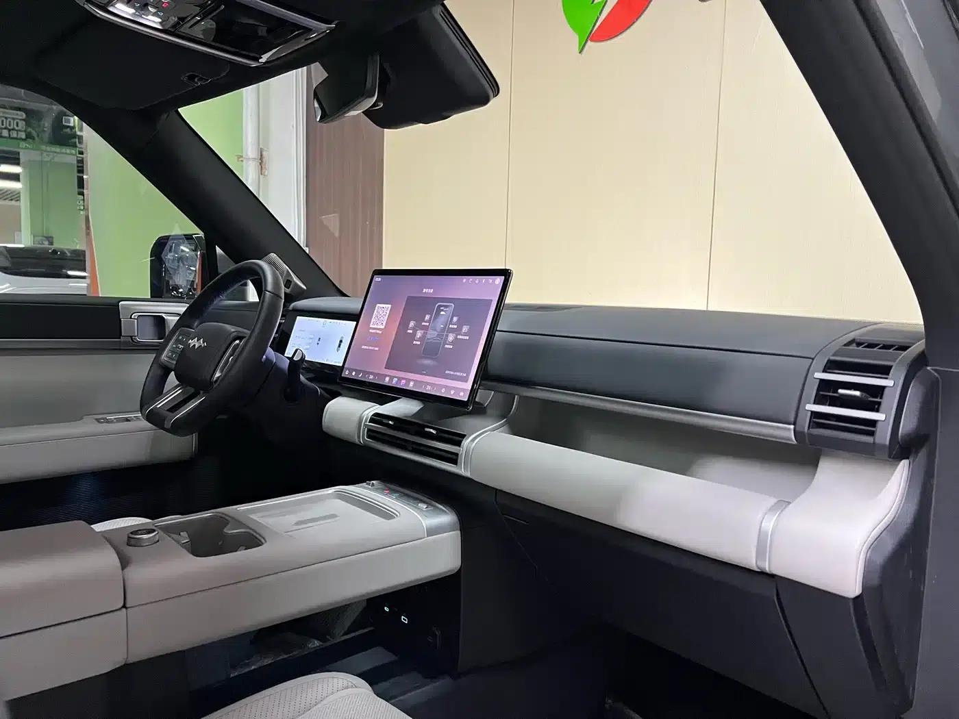 Titanium 7 2025 Model 190KM 4WD Ultra Edition — миниатюра 10