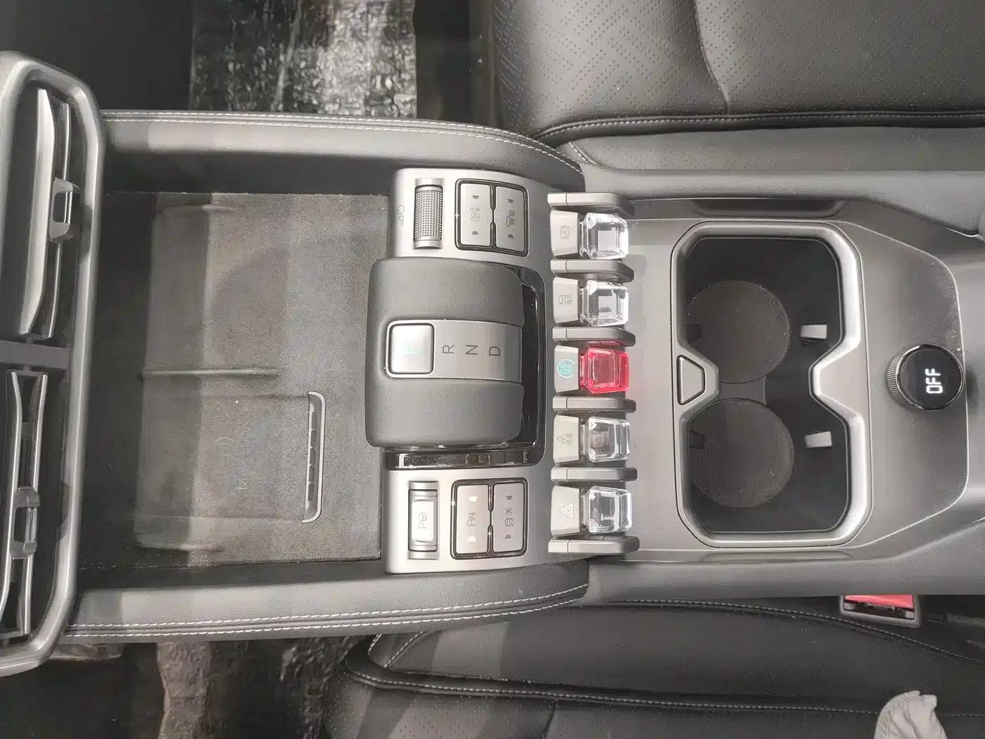 Titanium 3 2025 Model 501KM AWD Ultra Edition — миниатюра 13