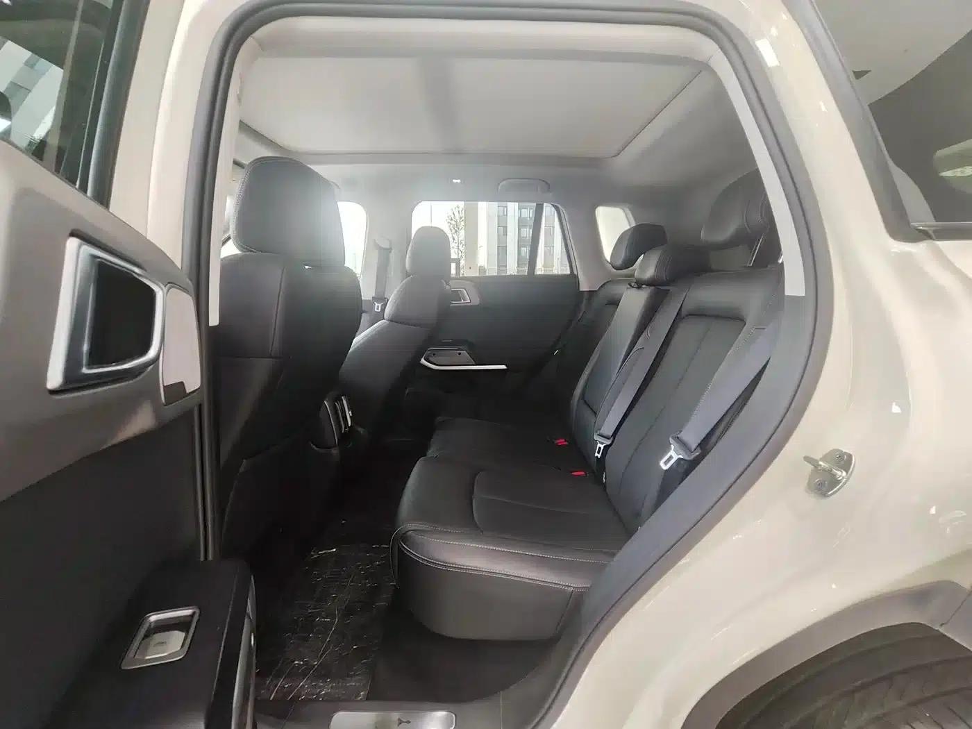 Titanium 3 2025 Model 501KM AWD Ultra Edition — миниатюра 10