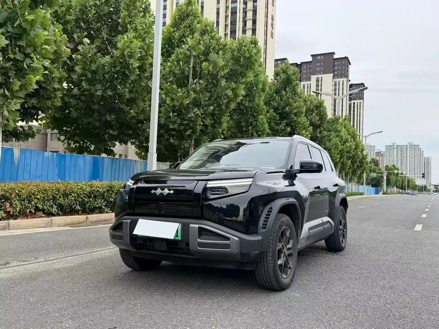 Titanium 3 2025 Model 501KM Rear-Wheel Drive Max Edition — миниатюра 1