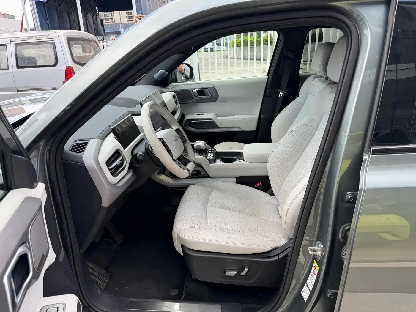 Titanium 3 2025 Model 501KM AWD Ultra Edition — миниатюра 3