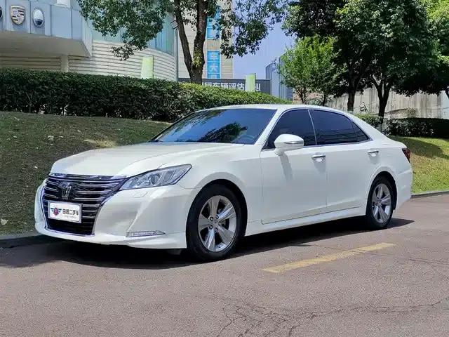 Crown 2015 2.0T Fashion Edition
