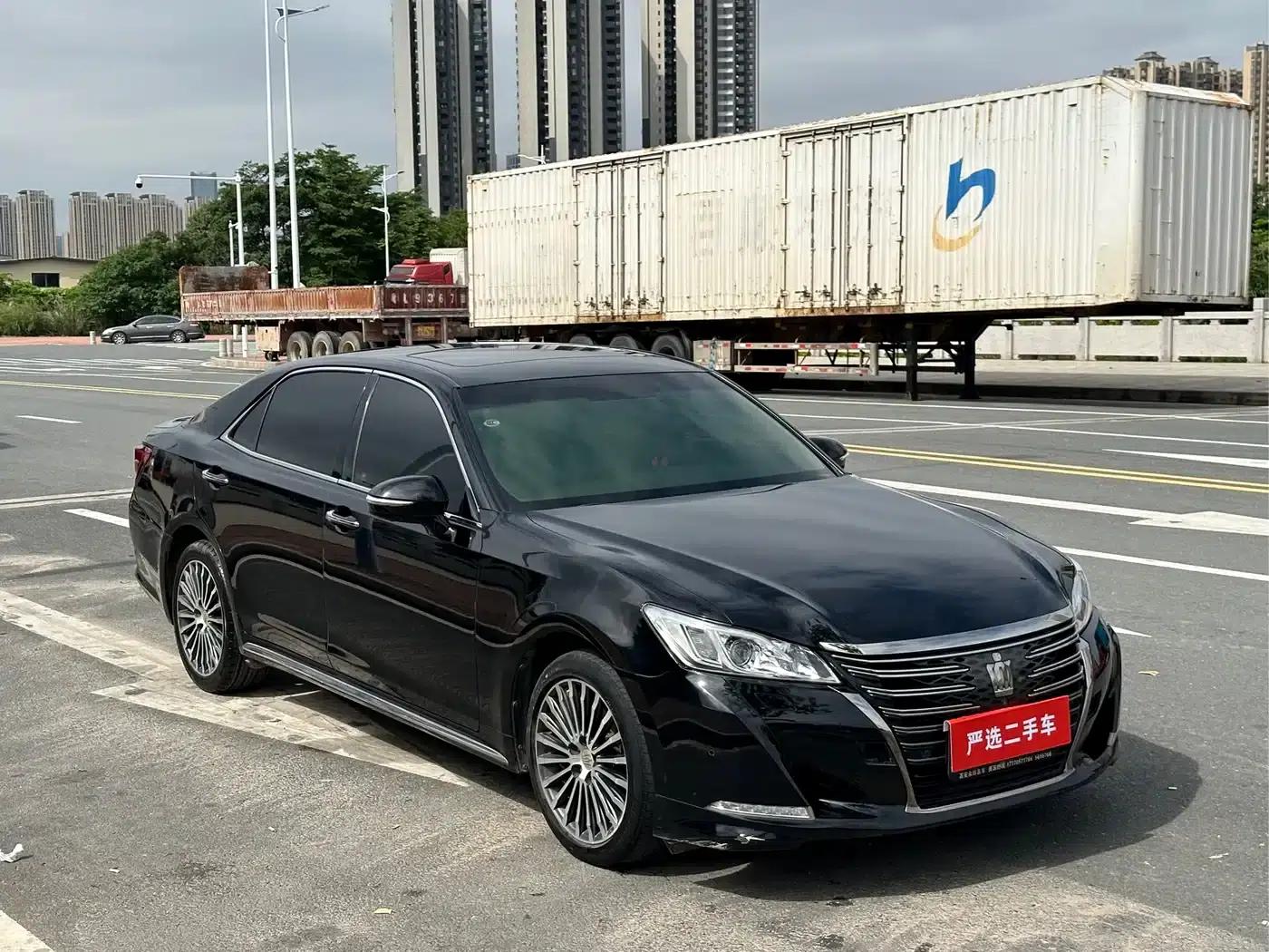 Crown 2018 2.0T Sport Edition — миниатюра 3